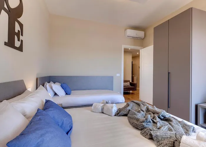Khione Apartment By Mamo Florence
